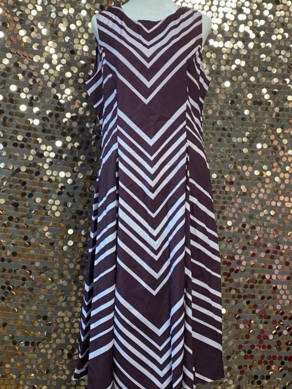 sleeveless dress